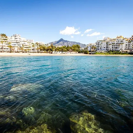 Banus - Lis - Banus - Spectacular 1br - 1ba - Stylishly Redecorated - Super Bright - 3 Outdoor Terraces - Outdoor Dining & Lounge Areas - Pool - Perfect For Couples *