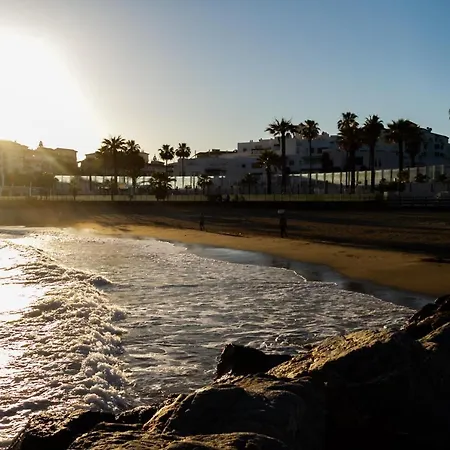 Apartment Banus - Lis - Banus - Spectacular 1br - 1ba - Stylishly Redecorated - Super Bright - 3 Outdoor Terraces - Outdoor Dining & Lounge Areas - Pool - Perfect For Couples