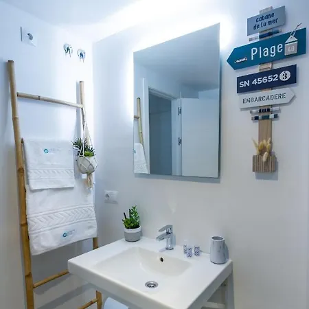 Banus - Lis - Banus - Spectacular 1br - 1ba - Stylishly Redecorated - Super Bright - 3 Outdoor Terraces - Outdoor Dining & Lounge Areas - Pool - Perfect For Couples *